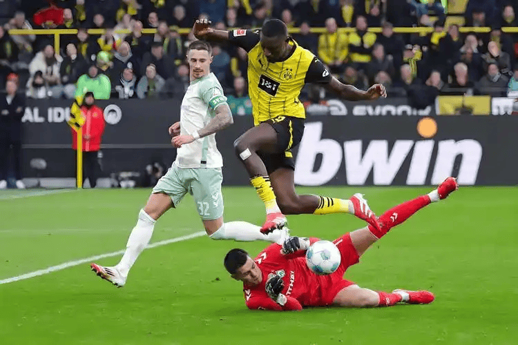 周三010德甲焦点!汉堡主场硬刚勒沃库森?伤停满营VS传控豪强,比分进球数精准预判