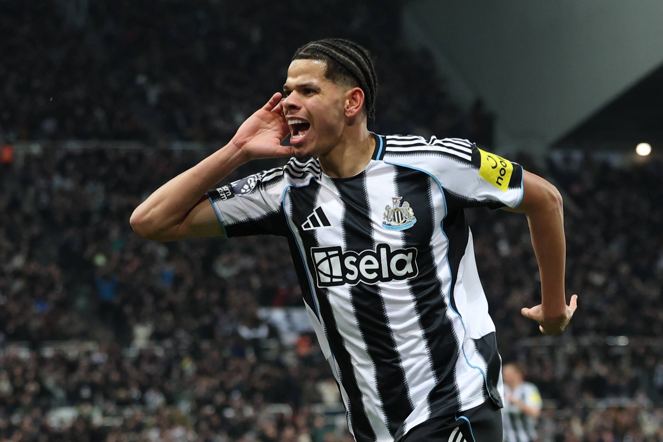 (外代二线)足球——英超联赛:纽卡斯尔联胜曼联