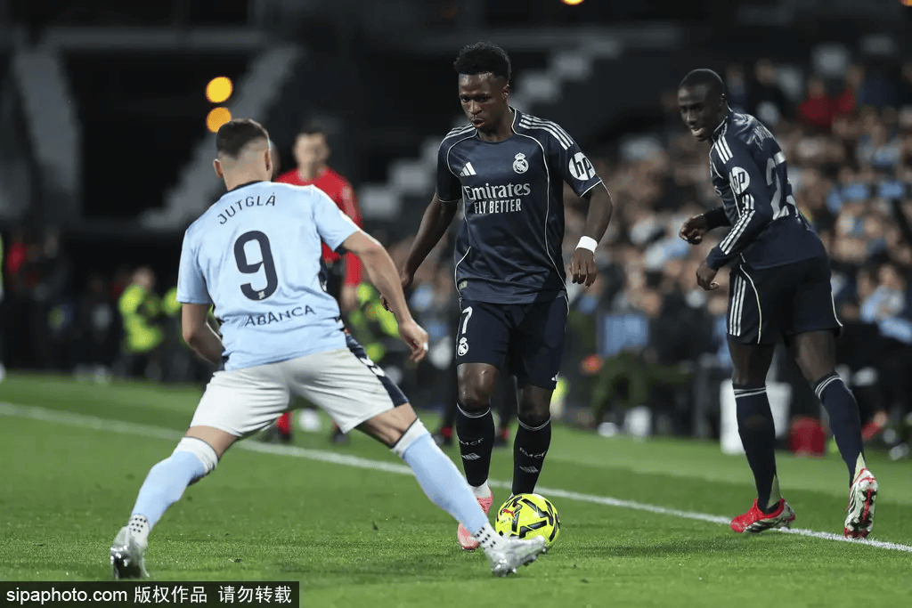 巴黎主场1-3爆冷输摩纳哥!戈洛文替补闪击+巴洛贡锁定胜局,法甲领头羊警钟长鸣