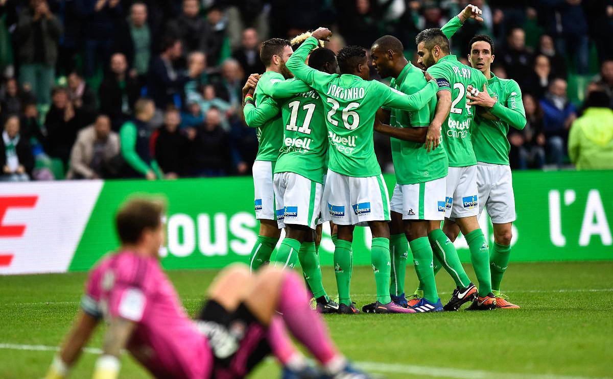 里尔迎来三连胜,防线表现显著提升,洛里昂近十场仅一败,双方对决充满看点